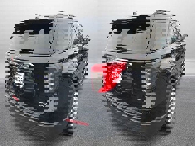 Certified 2022 Ford Explorer XLT image 3