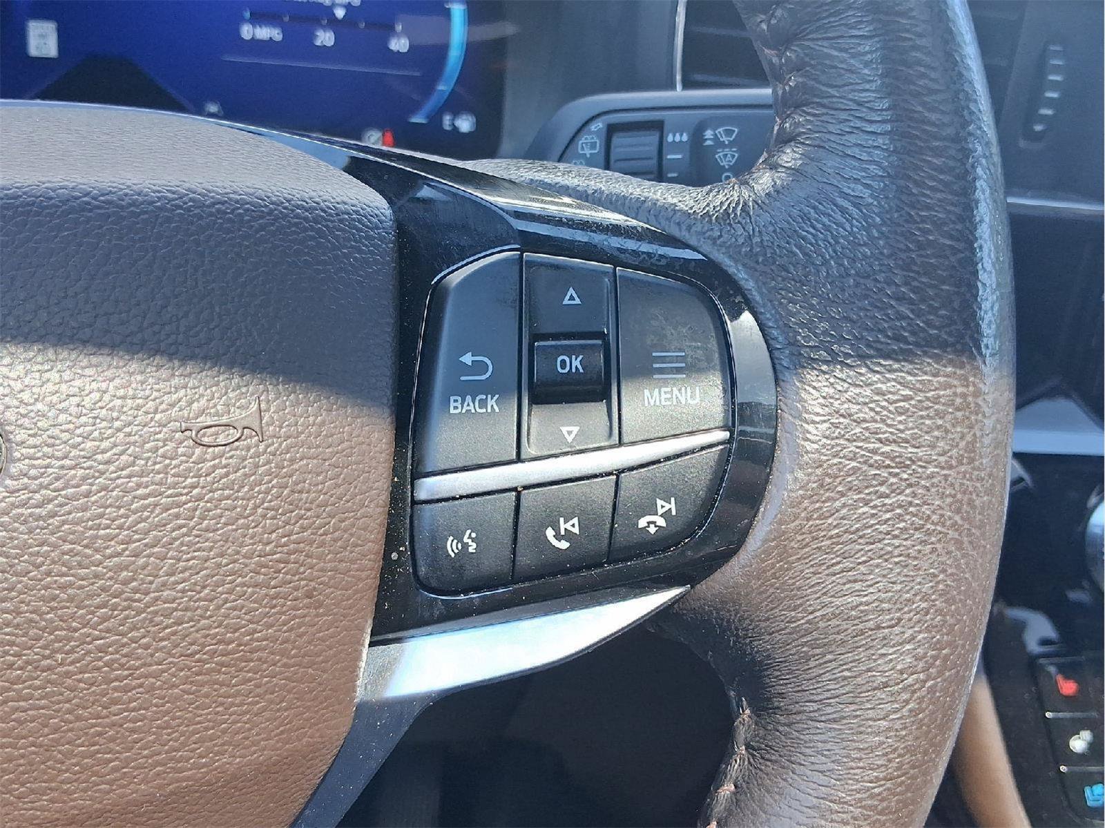 Certified 2022 Ford Explorer King Ranch w/ Premium Technology Package AWD/4WD image 9