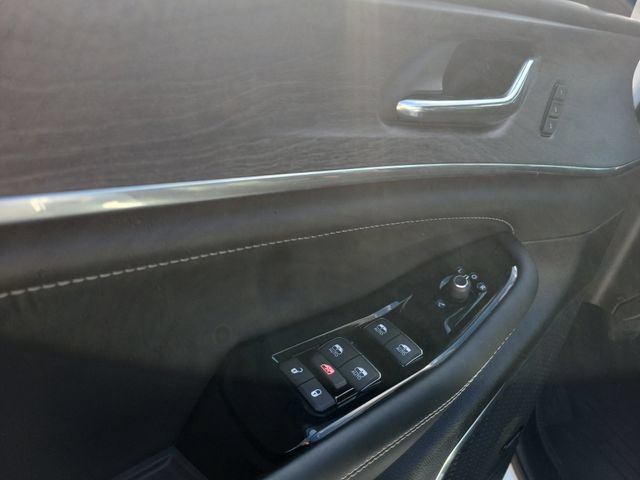 Used 2024 Jeep Grand Cherokee Overland AWD/4WD image 25
