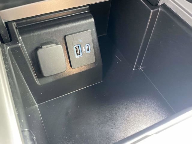 Certified 2023 Ford Explorer ST-Line w/ Class IV Trailer Tow Package image 31