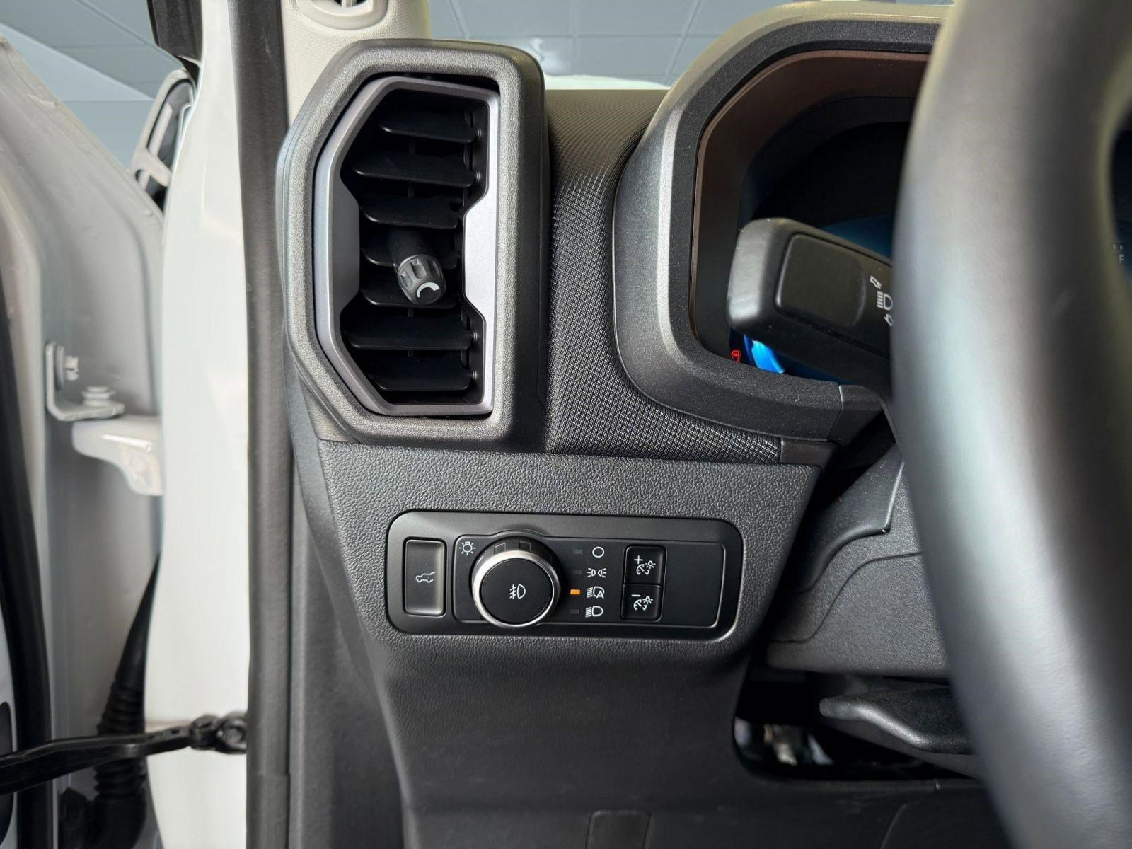Certified 2025 Ford Bronco Sport Outer Banks w/ Outer Banks Tech Package+ AWD/4WD image 25