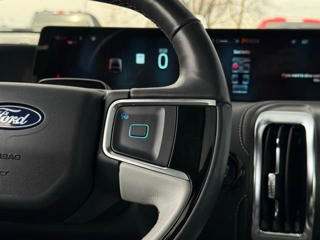 Certified 2025 Ford Expedition Platinum image 24