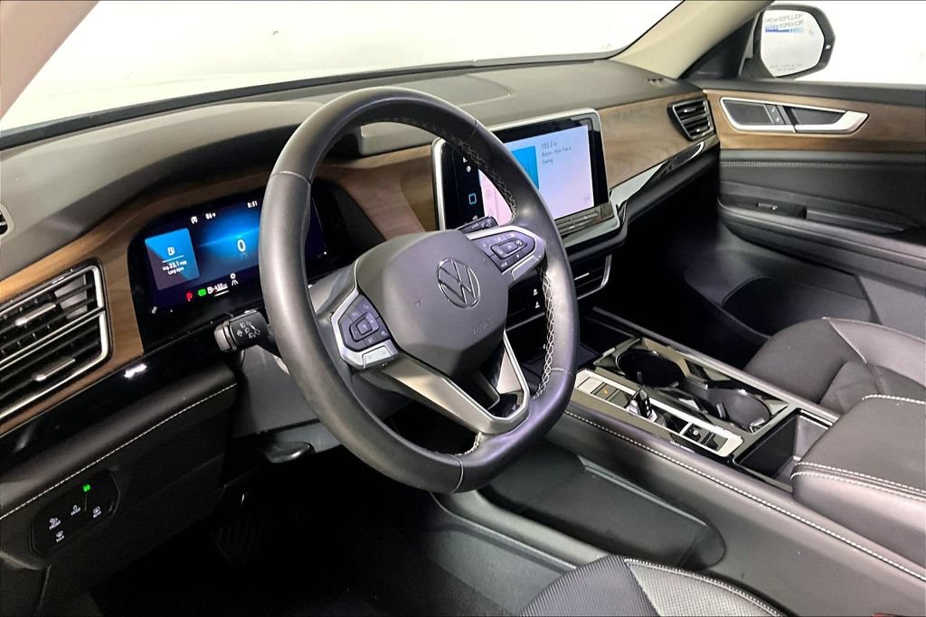 Used 2025 Volkswagen Atlas SE FWD image 10