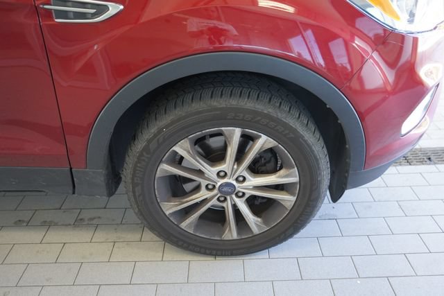 Certified 2018 Ford Escape SE w/ SE Sync 3 Package AWD/4WD image 15
