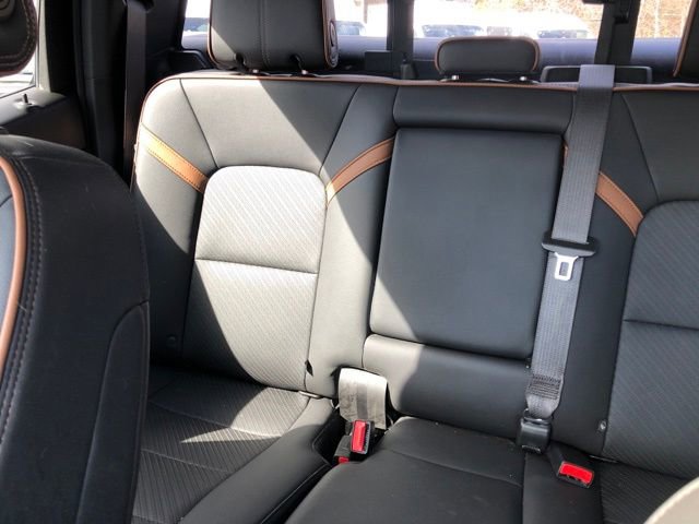 Used 2023 GMC Canyon AT4 w/ AT4 Premium Package AWD/4WD image 17