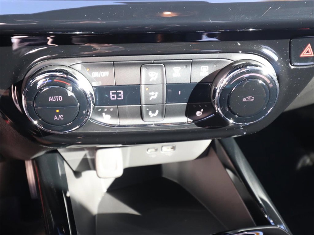 Used 2025 Chevrolet Trax RS w/ Driver Confidence Package image 18