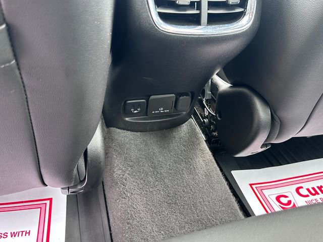 Used 2018 Chevrolet Malibu Premier w/ Premier Sun and Wheel Package FWD image 9