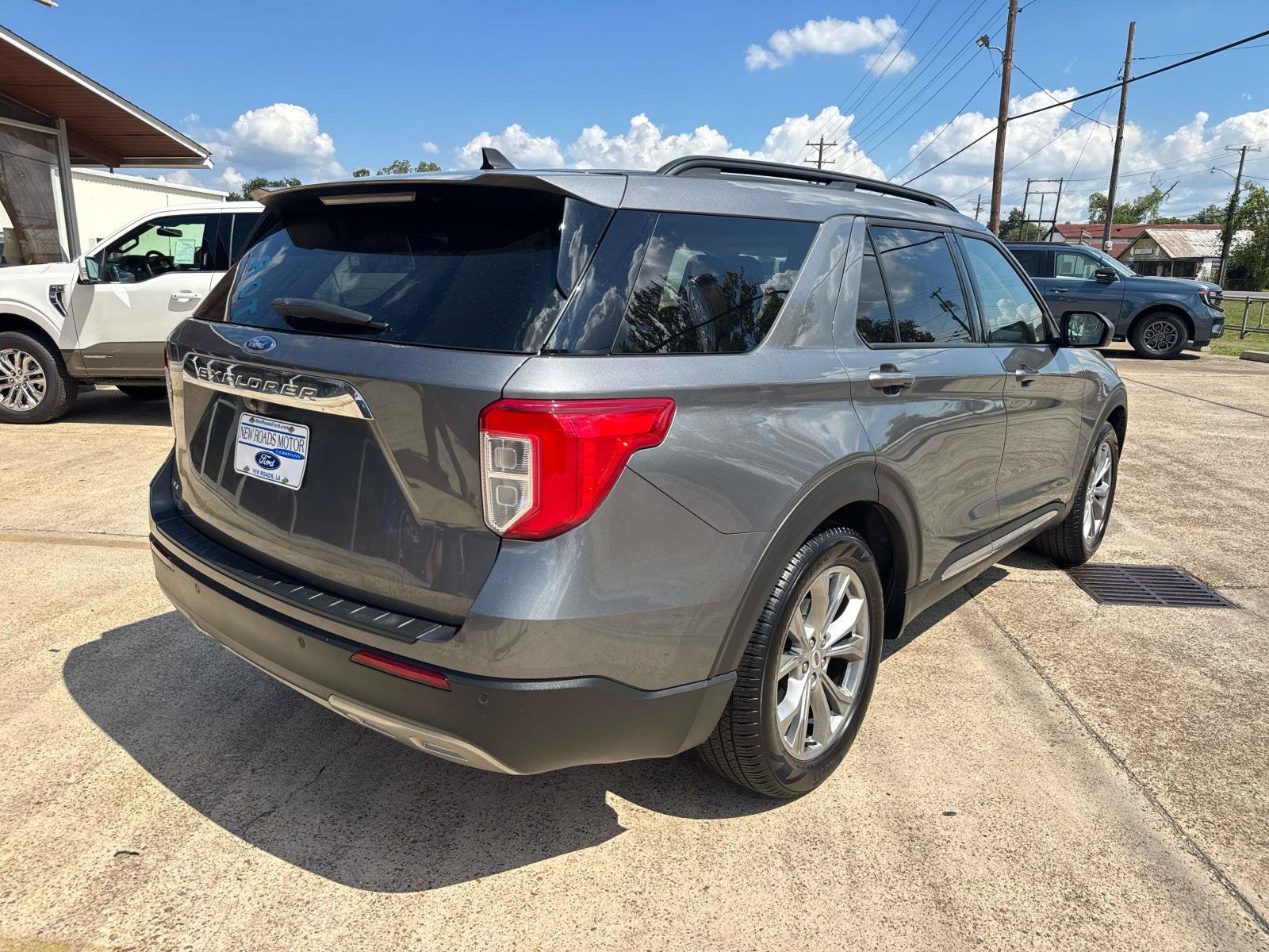 Certified 2022 Ford Explorer XLT w/ Equipment Group 202A RWD image 7