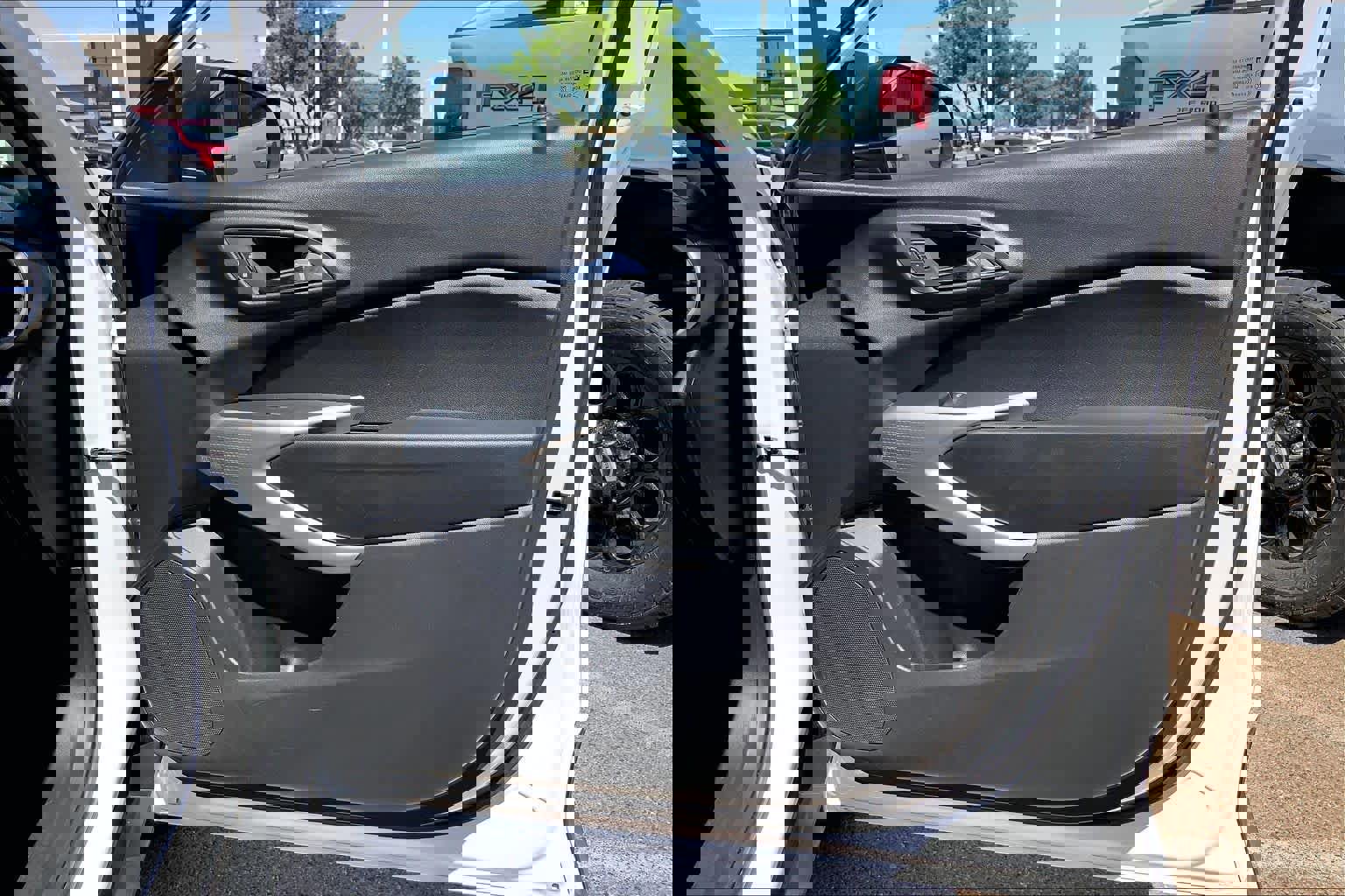 Used 2025 Chevrolet Trax LS image 23