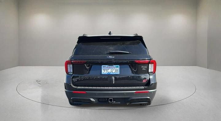 Certified 2026 Ford Explorer ST-Line w/ ST-Line Street Pack RWD image 3