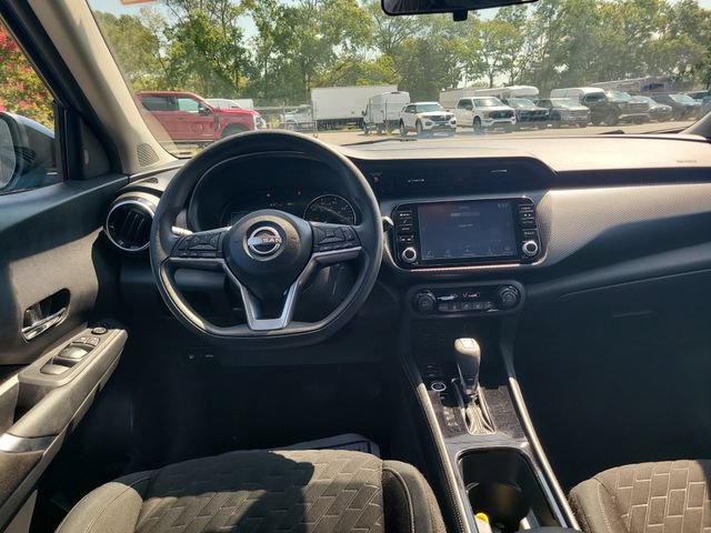 Used 2022 Nissan Kicks SV FWD image 23