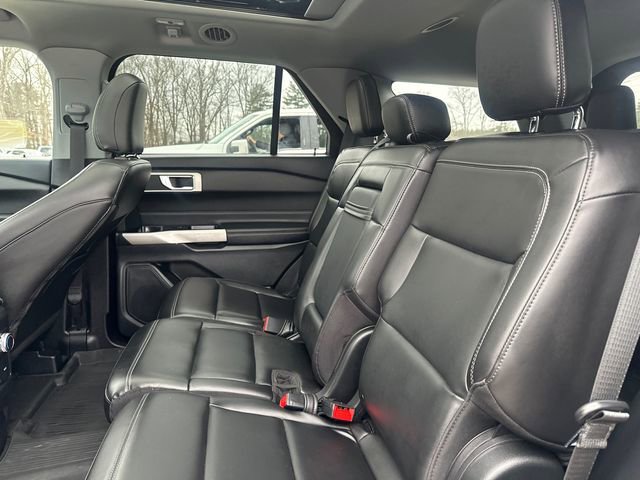 Certified 2022 Ford Explorer XLT w/ Equipment Group 202A image 21