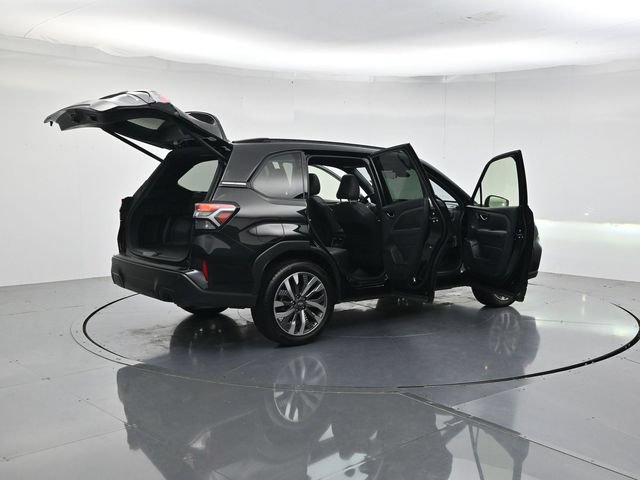 Used 2025 Subaru Forester Touring AWD/4WD image 44