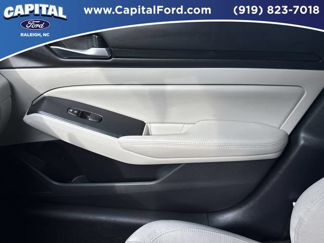 Used 2025 Nissan Altima 2.5 SV FWD image 28