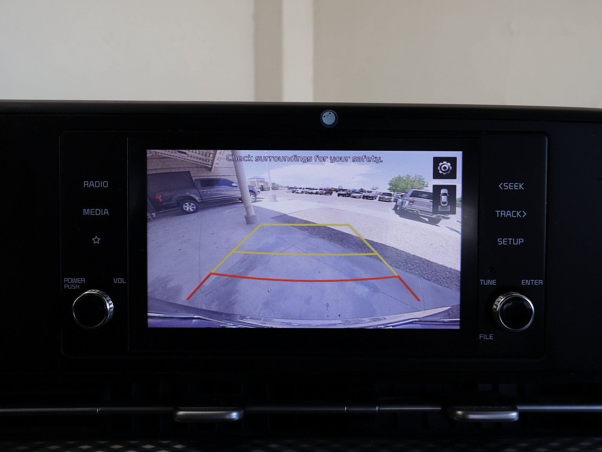 Used 2022 Kia Carnival LX FWD image 31