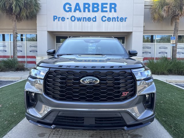 Certified 2025 Ford Explorer ST AWD/4WD image 11