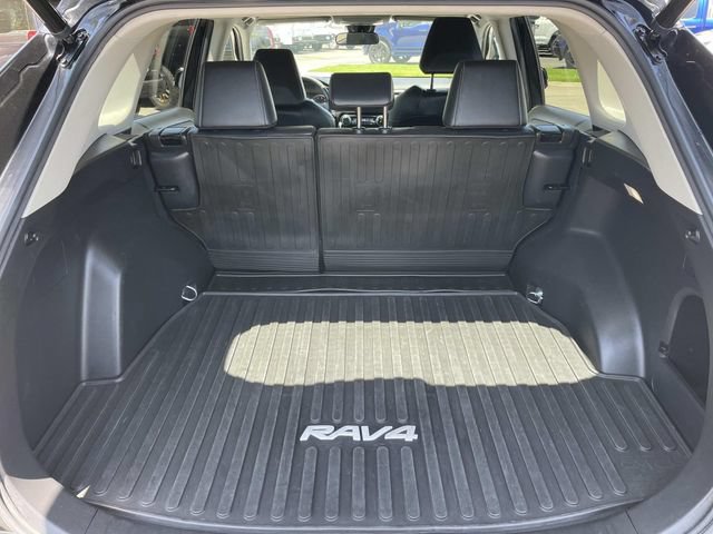Used 2022 Toyota RAV4 XLE Premium FWD image 32