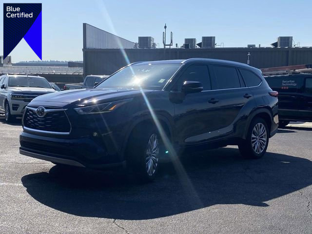Used 2023 Toyota Highlander Platinum FWD image 1