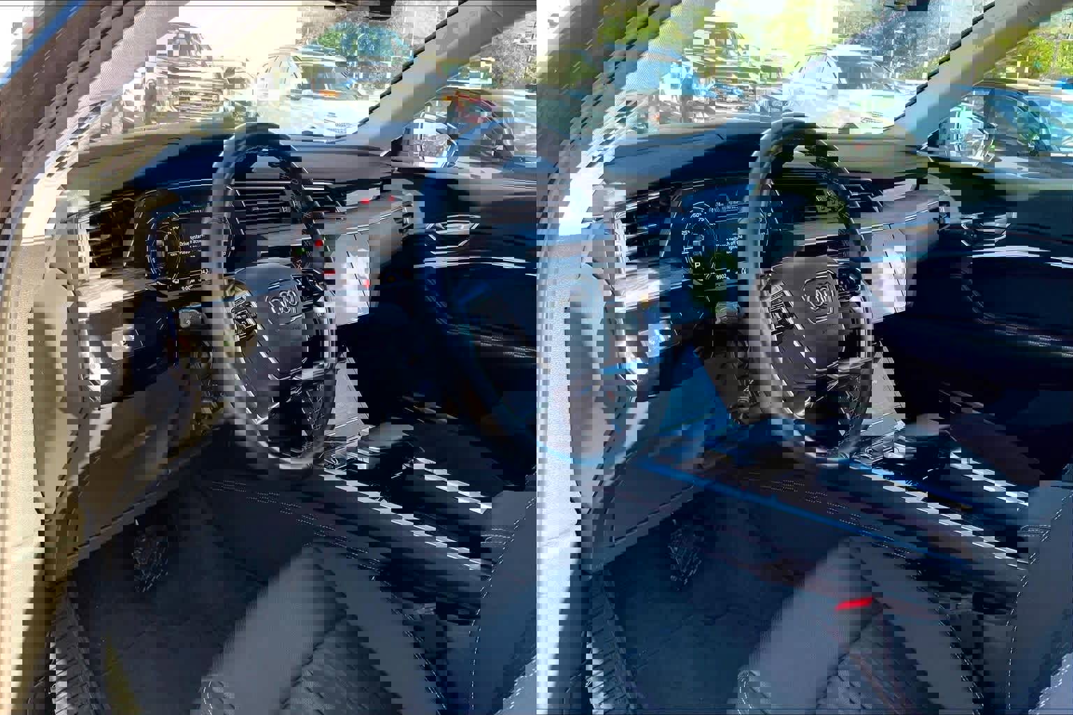 Used 2024 Audi Q8 e-tron Premium Plus w/ Premium Plus Package image 8