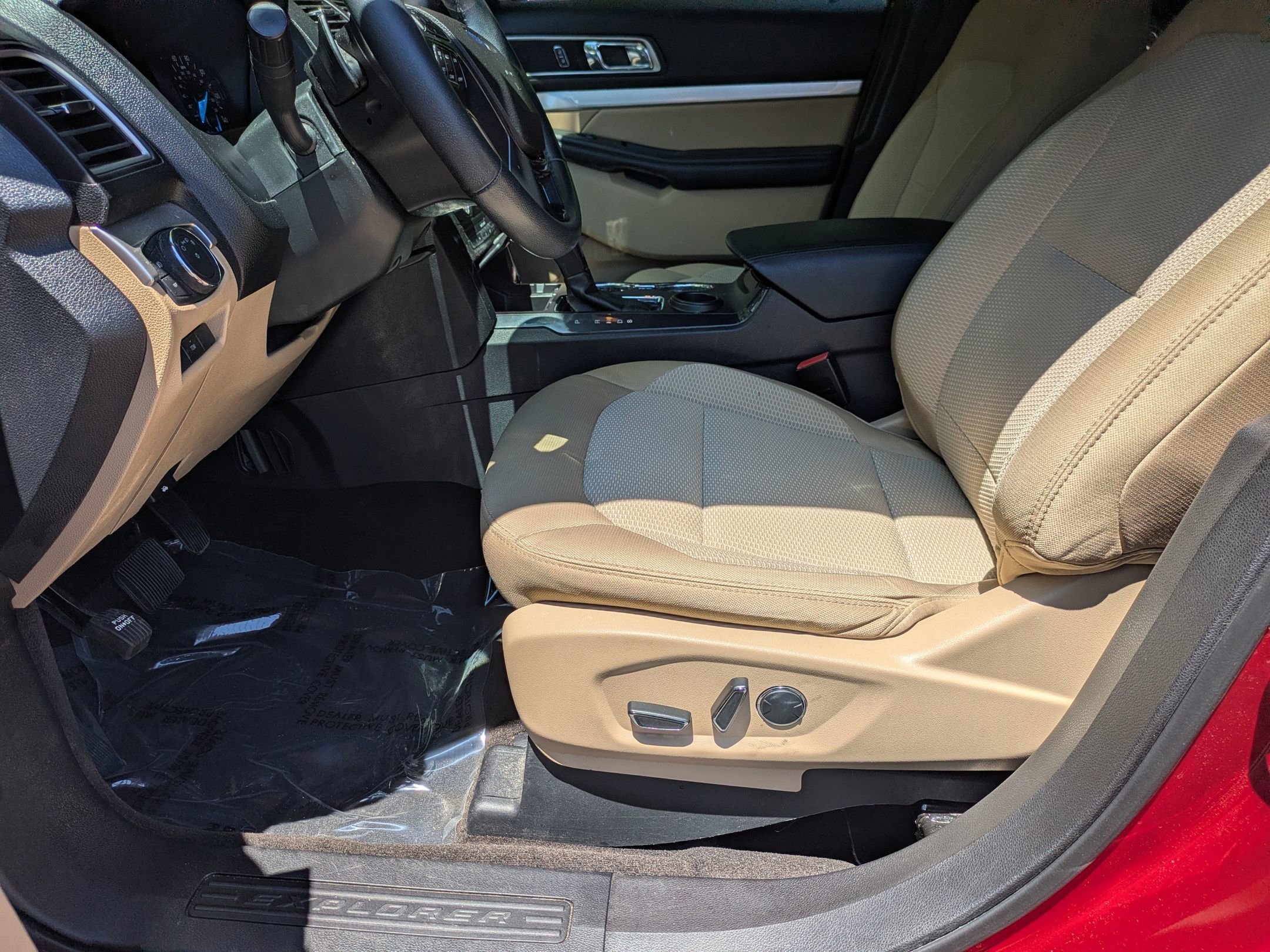 Certified 2017 Ford Explorer XLT FWD image 12