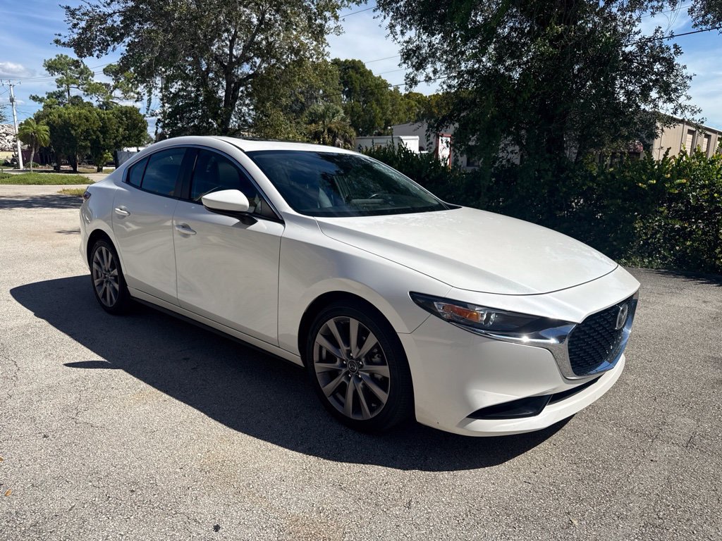 Used 2021 MAZDA MAZDA3 s FWD image 1