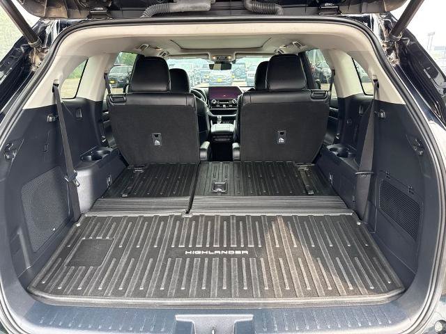 Used 2023 Toyota Highlander Platinum AWD/4WD image 4