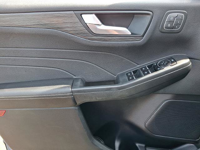 Certified 2023 Ford Escape Platinum AWD/4WD image 11