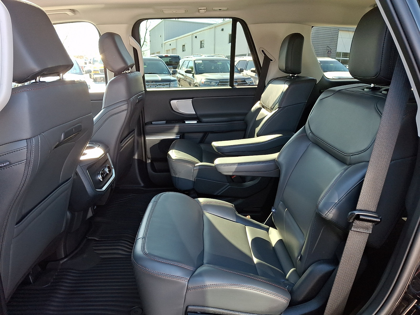 Certified 2025 Ford Expedition Active AWD/4WD image 13