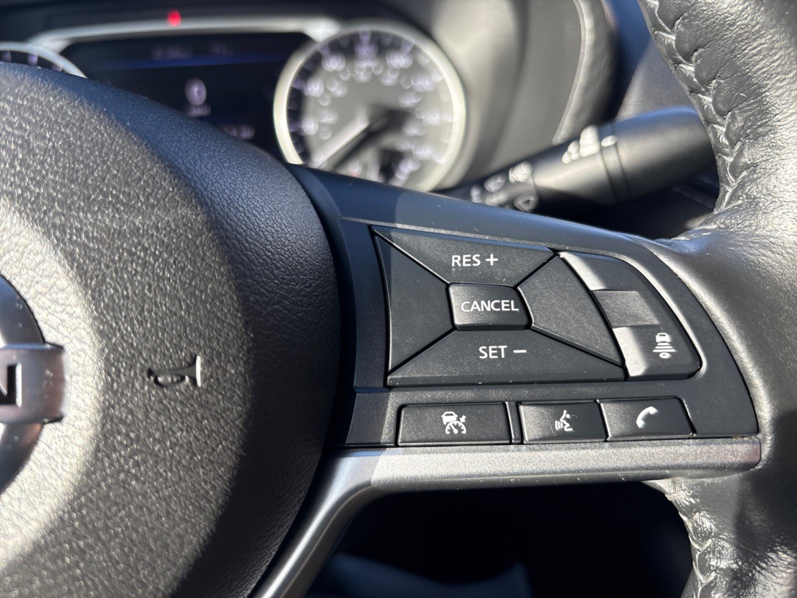 Used 2022 Nissan Sentra SV FWD image 14