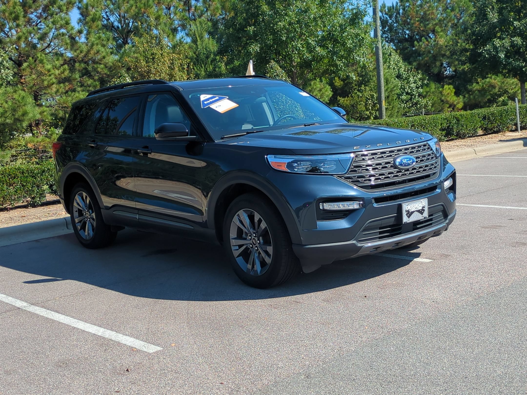 Certified 2024 Ford Explorer XLT w/ Equipment Group 202A AWD/4WD image 1