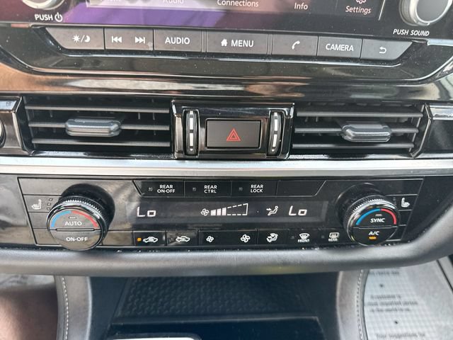 Used 2024 Nissan Pathfinder SV FWD image 18