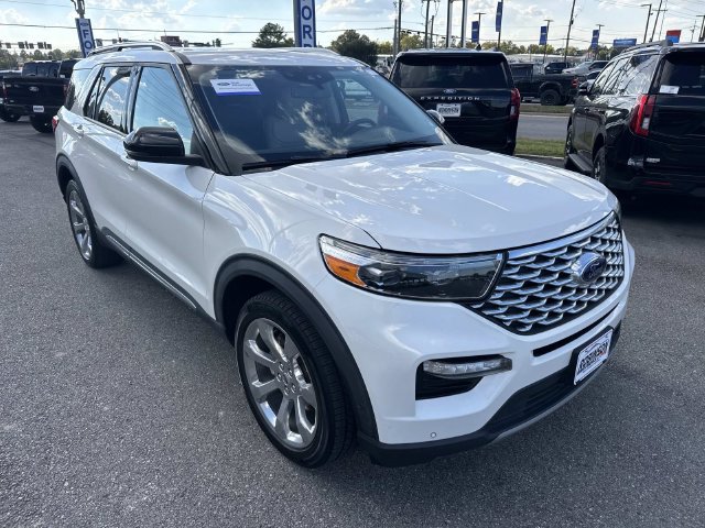 Certified 2020 Ford Explorer Platinum w/ Premium Technology Package AWD/4WD image 3