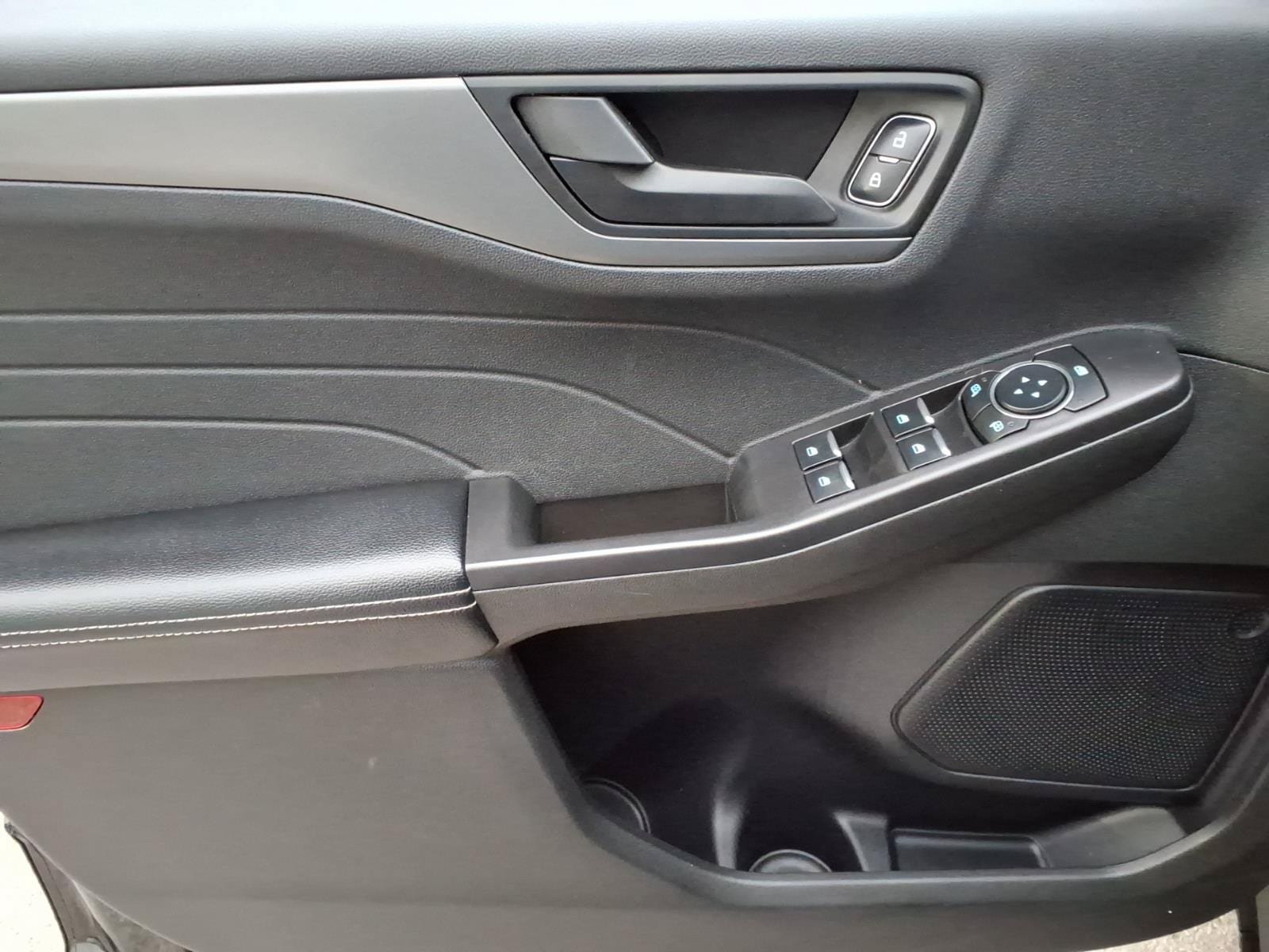 Certified 2024 Ford Escape Active AWD/4WD image 9