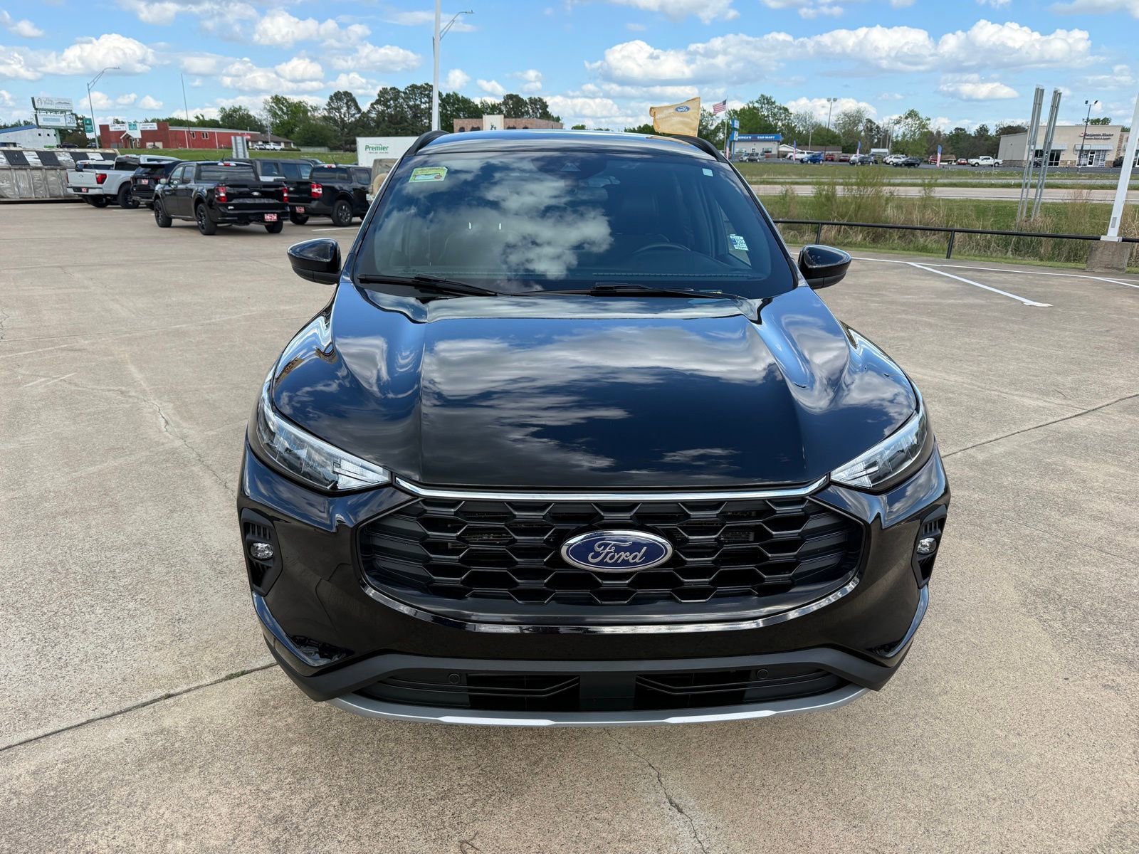 Certified 2025 Ford Escape ST-Line Select AWD/4WD image 8