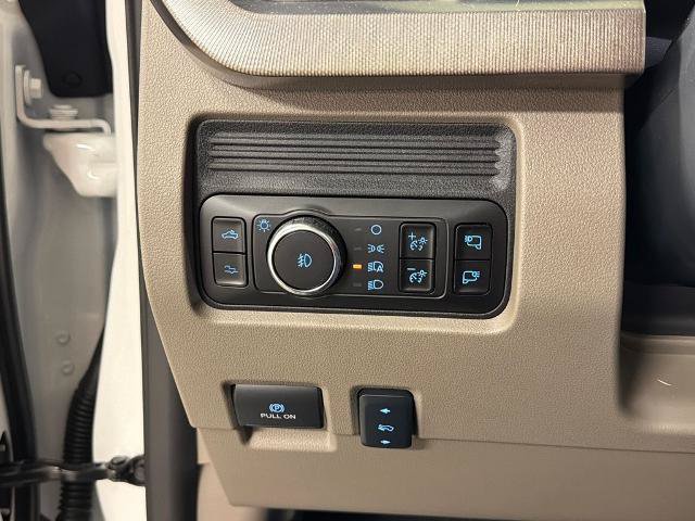 Certified 2026 Ford F450 Platinum w/ Platinum Plus Package AWD/4WD image 38