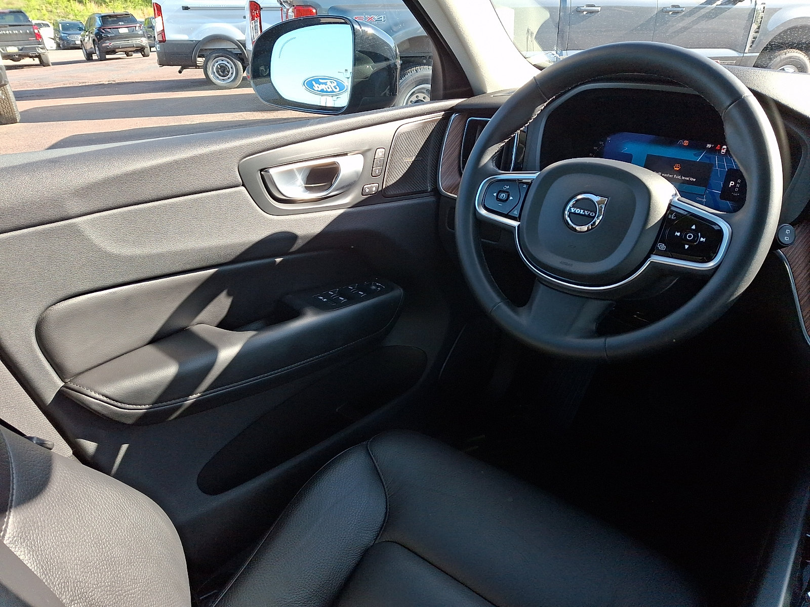 Used 2024 Volvo XC60 B5 Plus w/ Climate Package AWD/4WD image 14