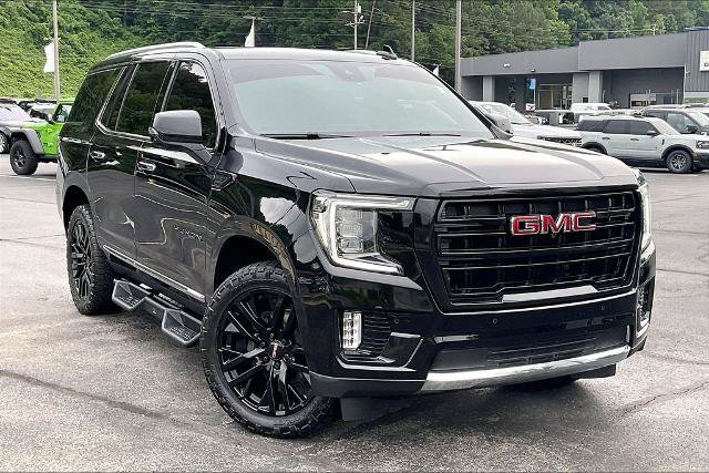 Used 2023 GMC Yukon SLT w/ SLT Premium Package AWD/4WD image 2