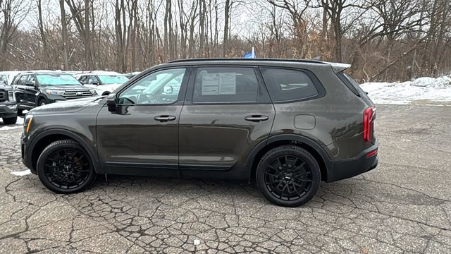 Used 2022 Kia Telluride EX w/ EX Premium Package image 2