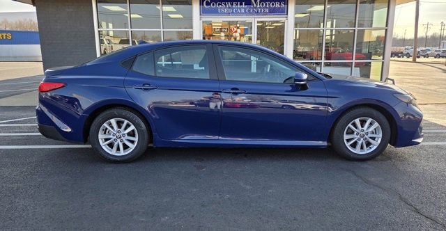 Used 2025 Toyota Camry LE image 6