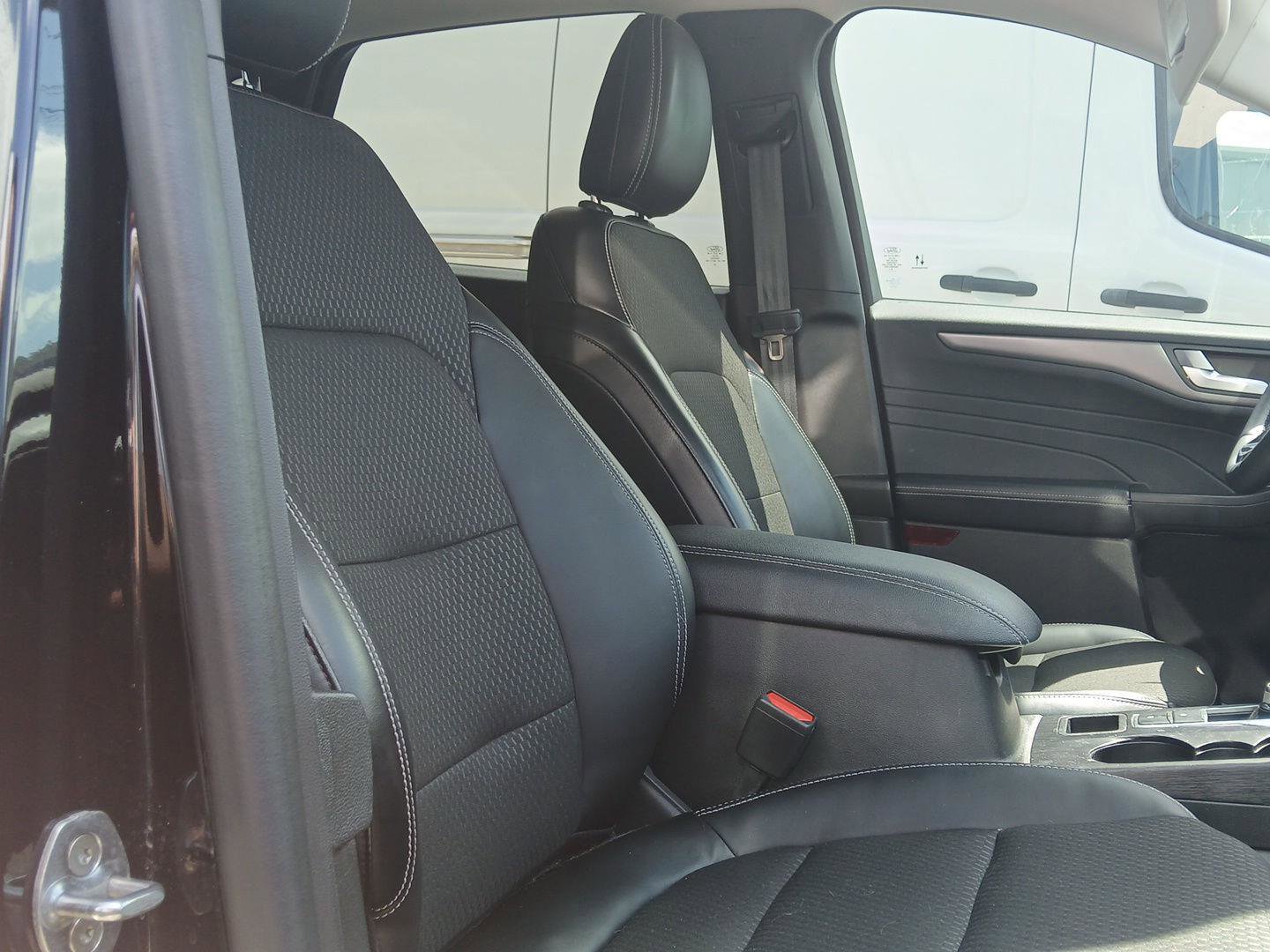 Certified 2024 Ford Escape SE FWD image 17