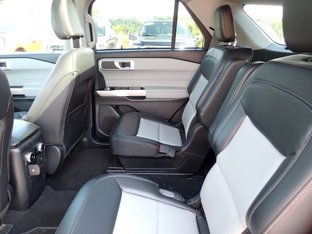 Certified 2024 Ford Explorer XLT w/ Equipment Group 202A AWD/4WD image 12