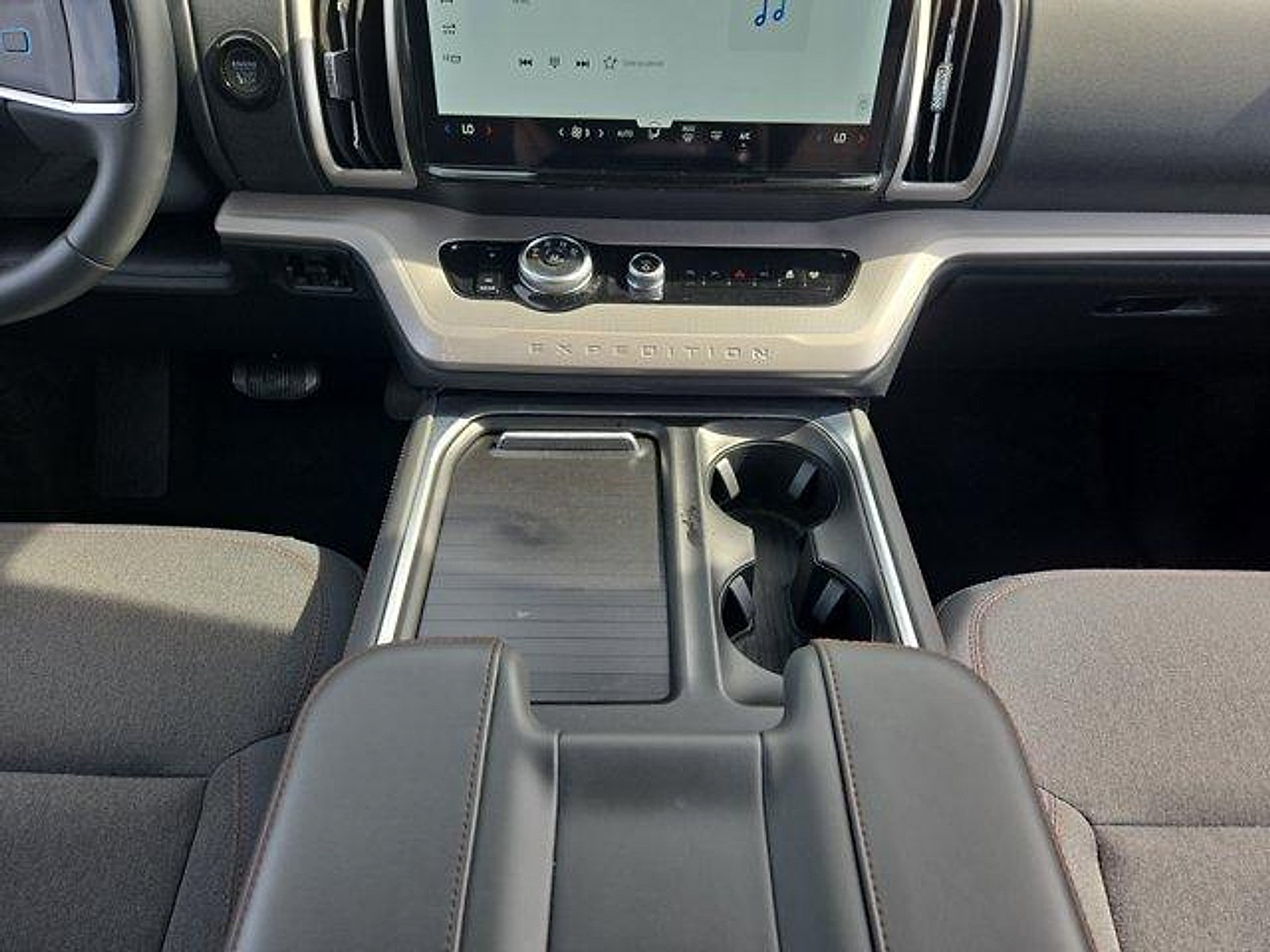 Certified 2025 Ford Expedition Active RWD image 21