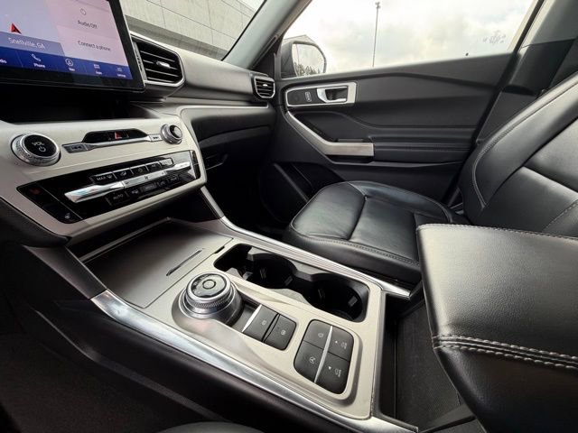 Certified 2021 Ford Explorer XLT w/ Equipment Group 202A image 15