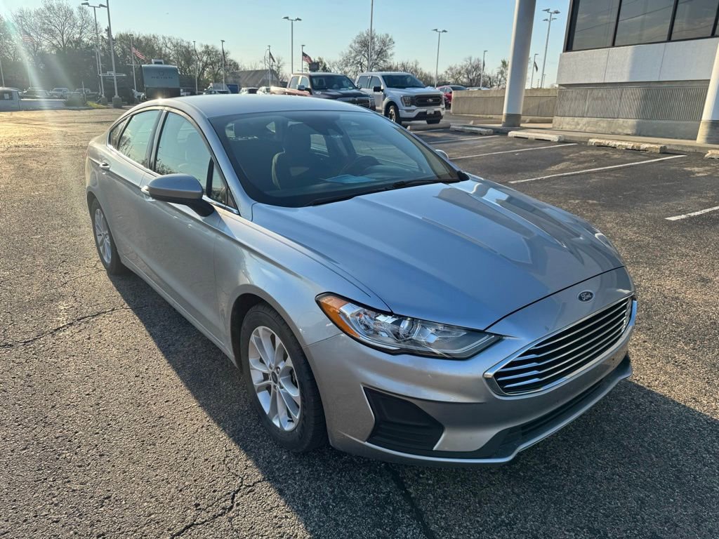 Certified 2020 Ford Fusion SE image 1