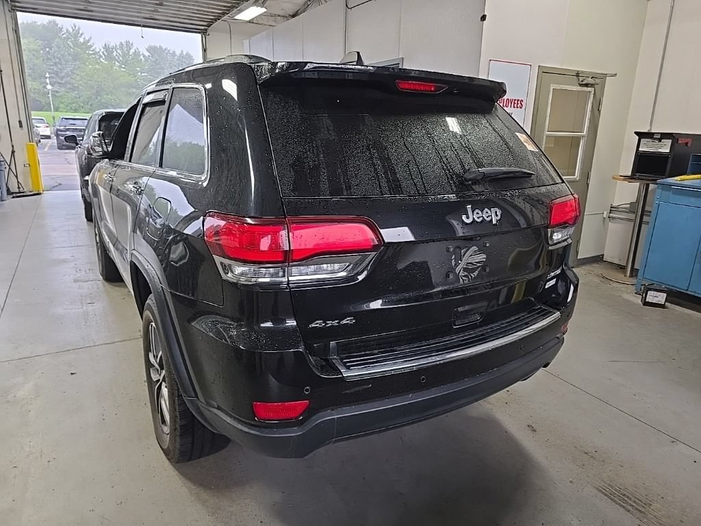 Used 2021 Jeep Grand Cherokee Limited AWD/4WD image 3
