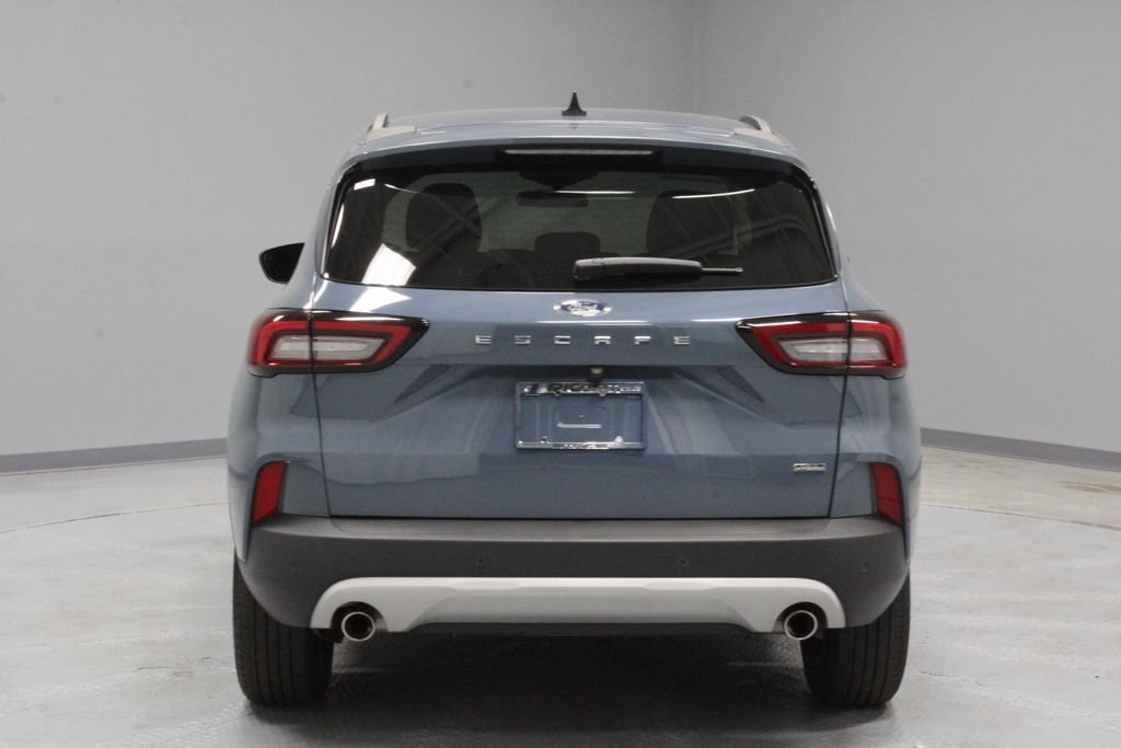 Certified 2023 Ford Escape SE FWD image 11