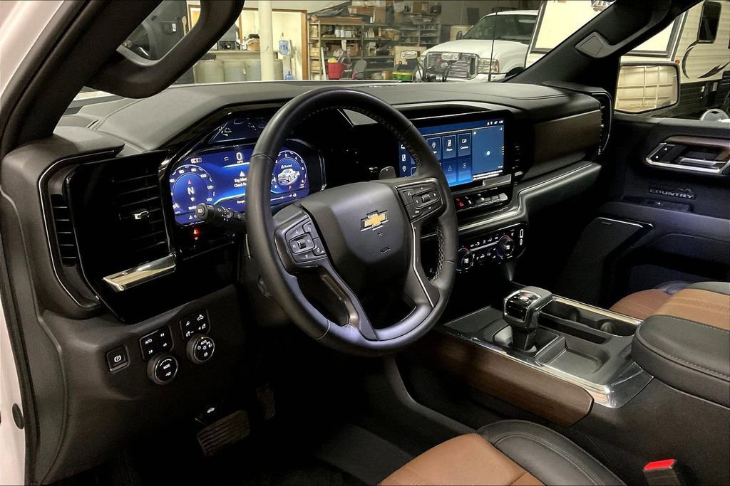 Used 2024 Chevrolet Silverado 1500 High Country w/ High Country Premium Package image 13
