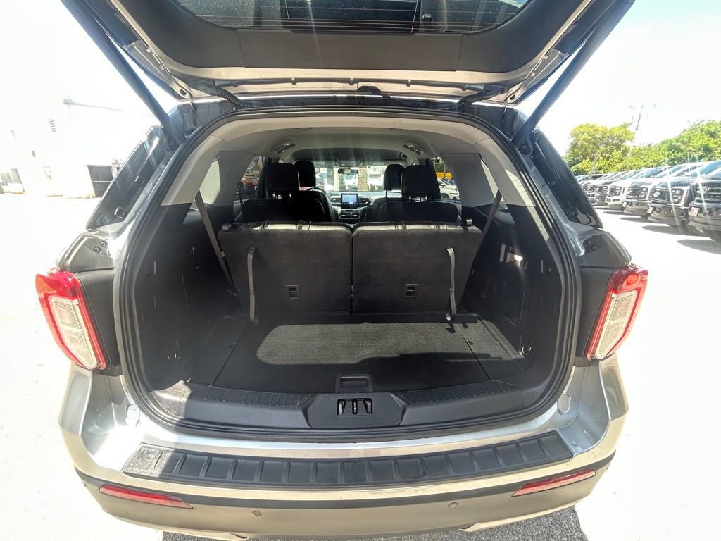 Certified 2022 Ford Explorer XLT w/ Equipment Group 202A image 32
