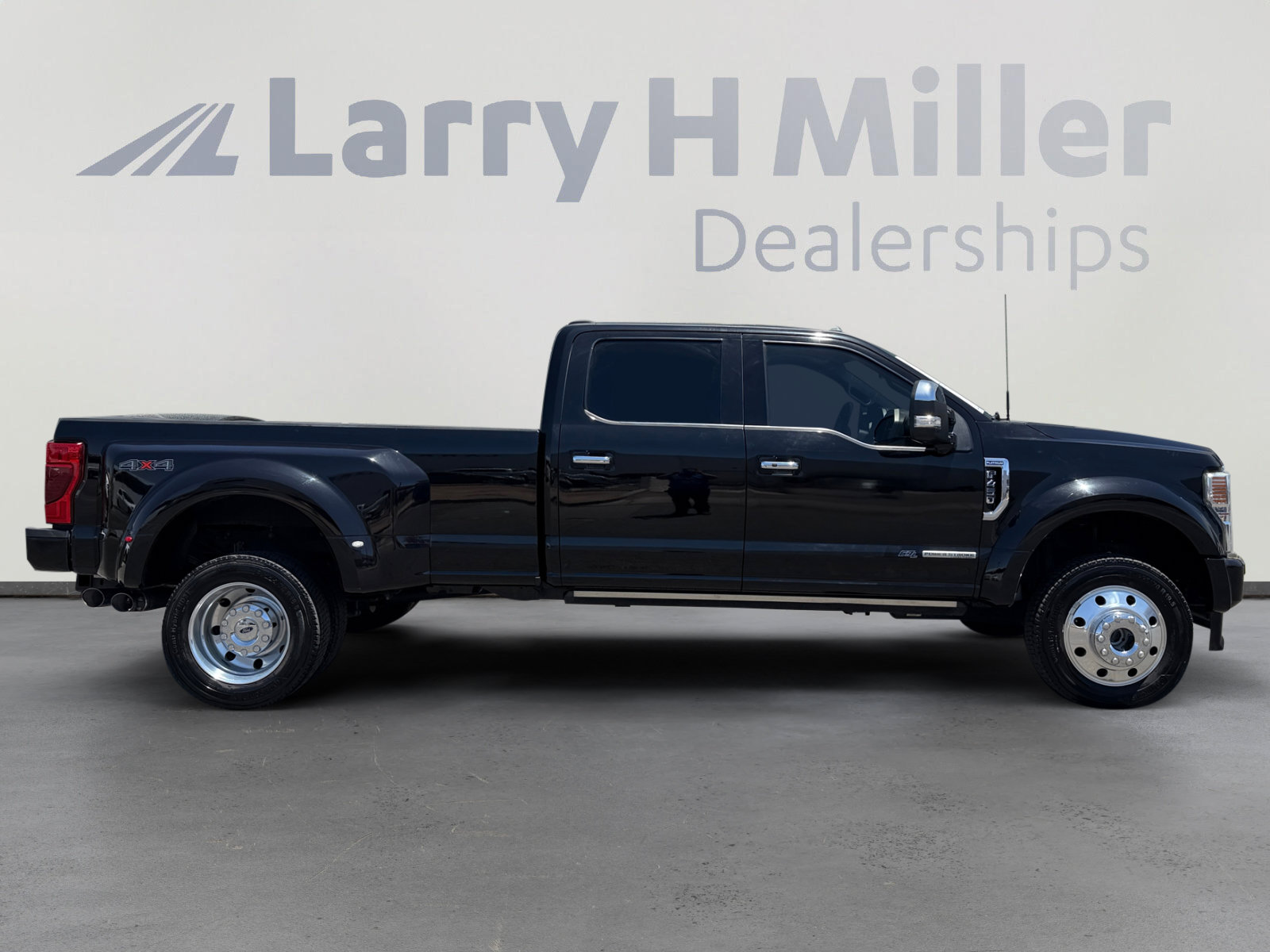 Certified 2022 Ford F450 Platinum AWD/4WD image 6