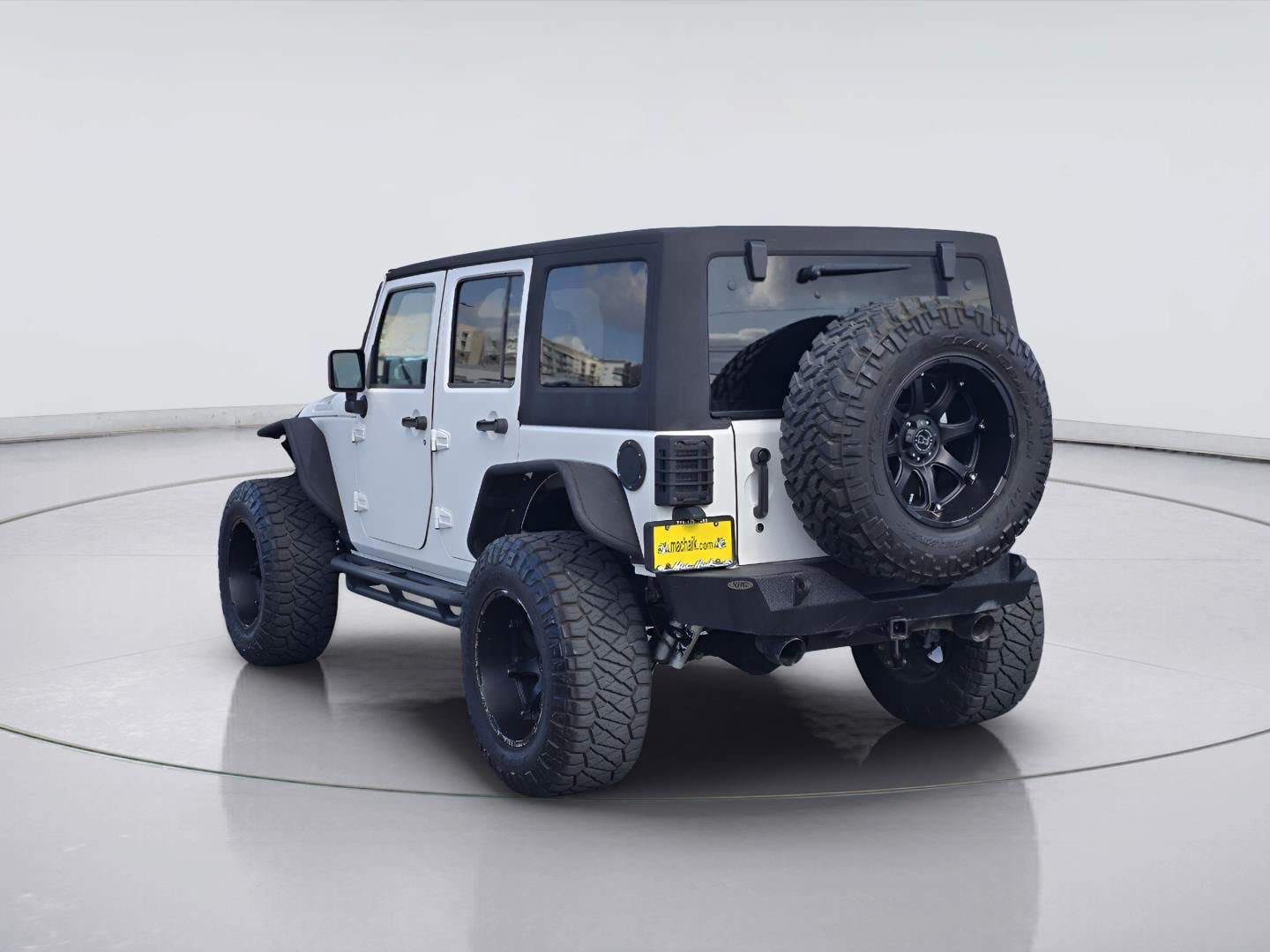 Used 2017 Jeep Wrangler Unlimited Rubicon w/ Connectivity Group AWD/4WD image 6
